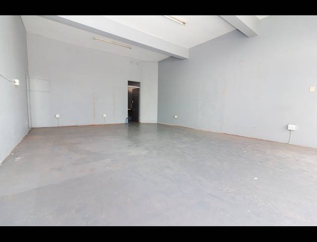 65M² RETAIL TO LET IN UMHLATUZANA